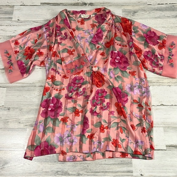 Victoria’s Secret Vintage Robe - Picture 1 of 9